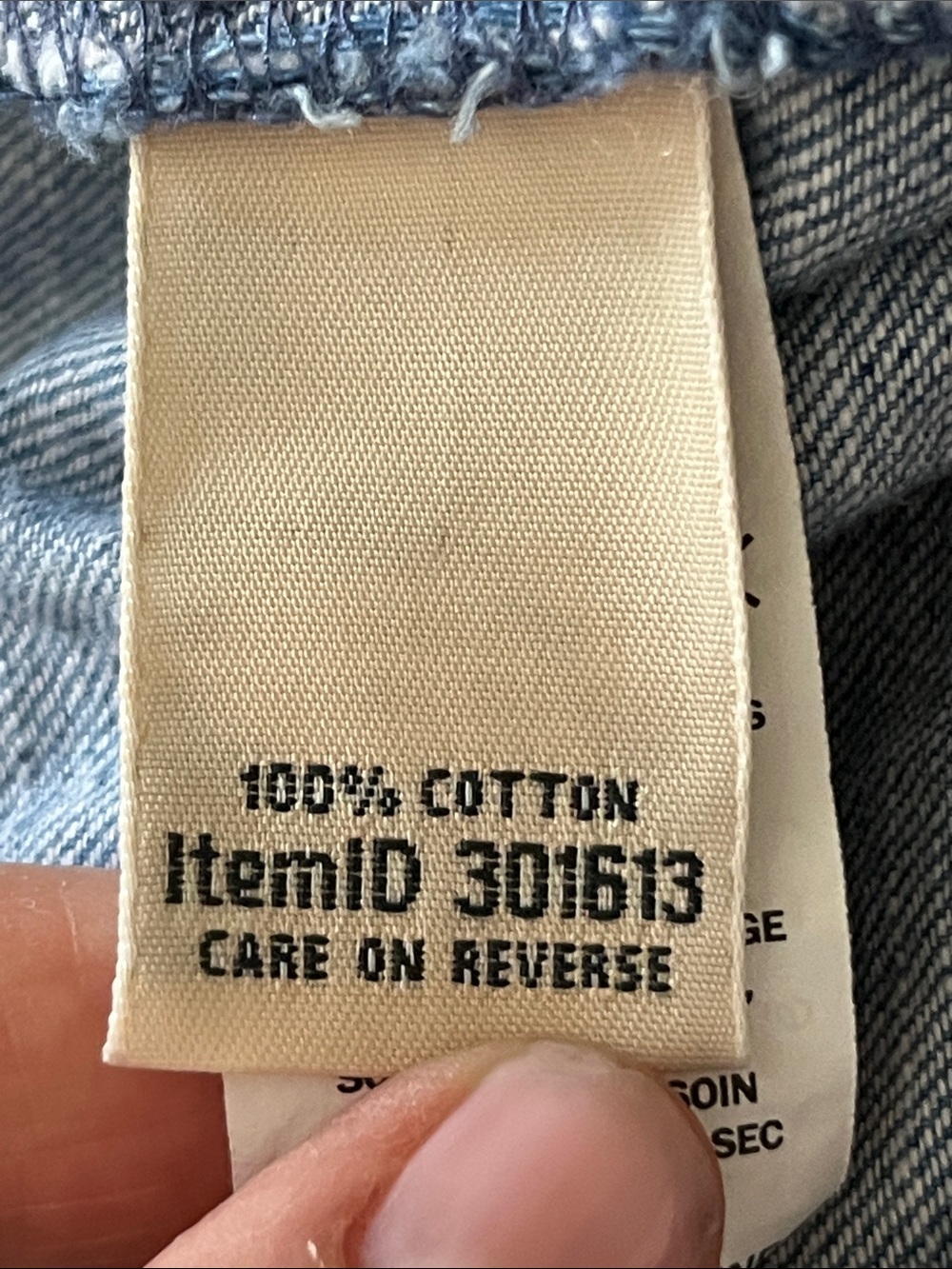 L.L. Bean Classic Fit High Rise Drawstring Blue Denim Straight Leg Capris, Large - Picture 5 of 8